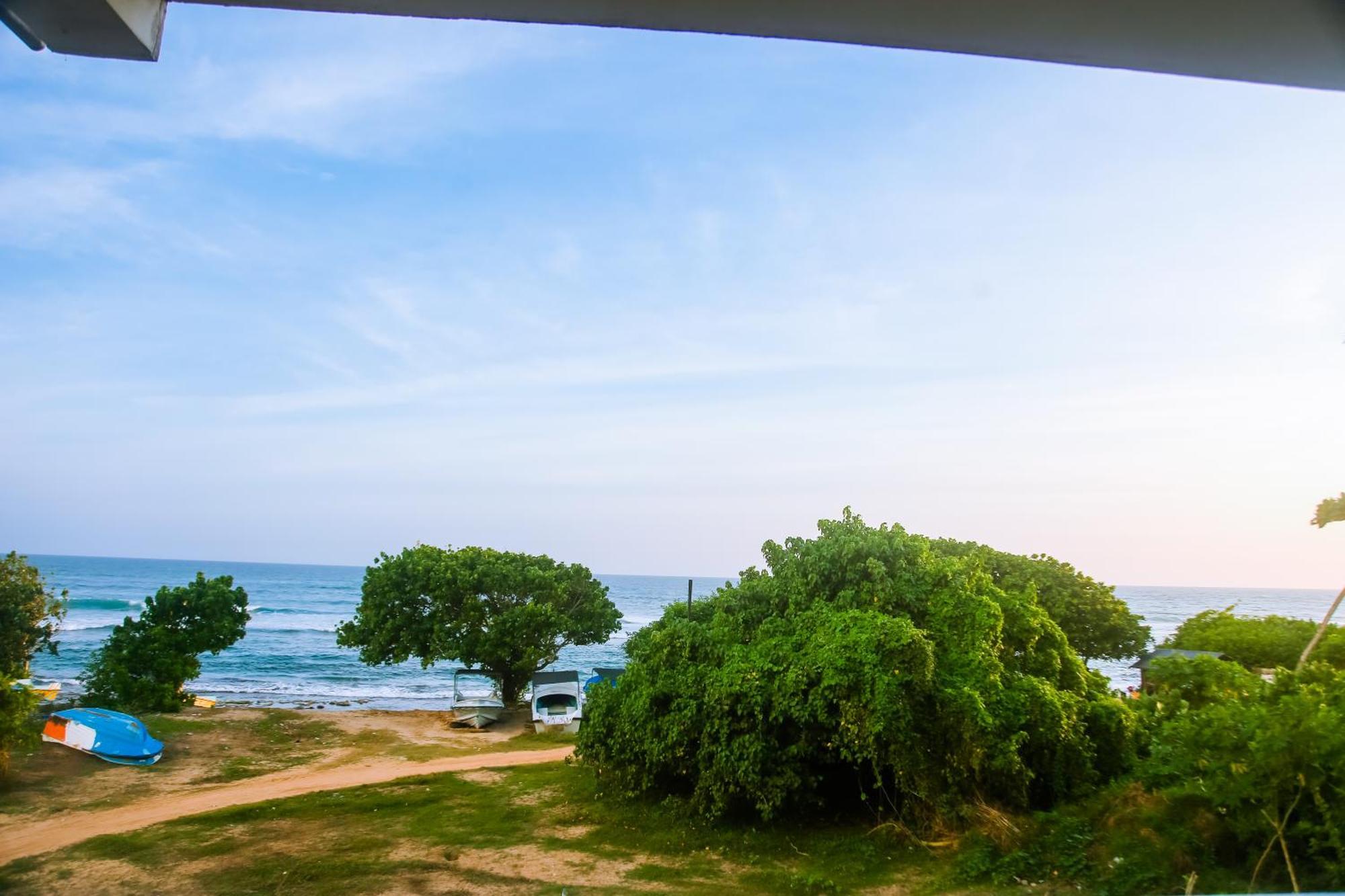 Mirissa Turtle Point Guest Hotel Exterior photo