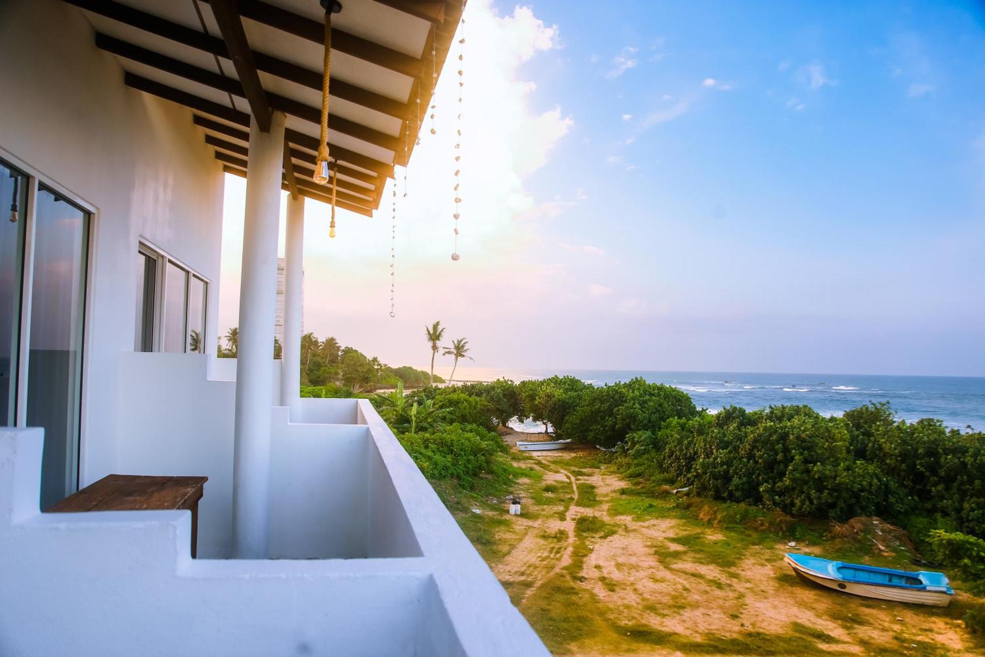 Mirissa Turtle Point Guest Hotel Exterior photo