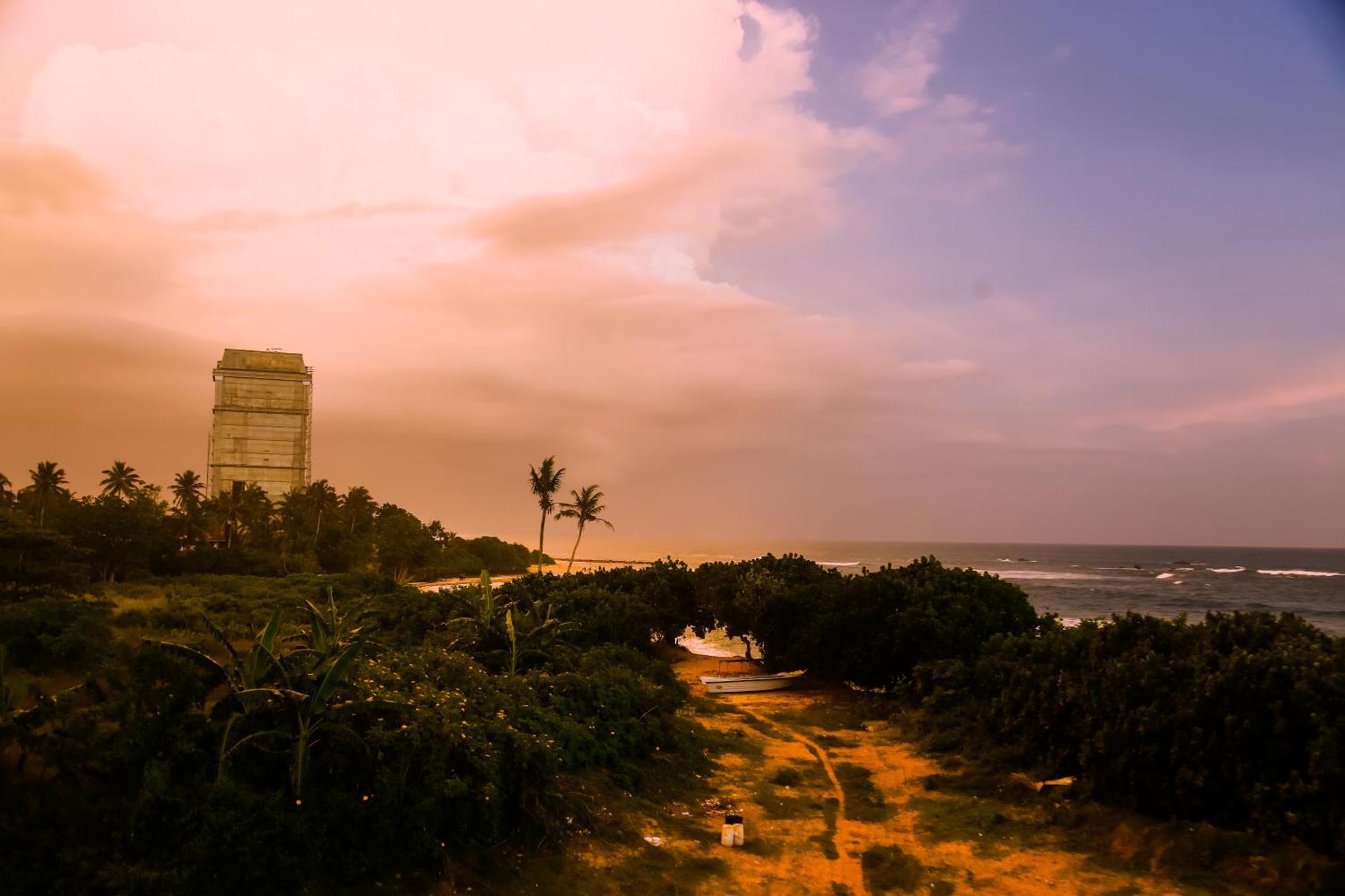 Mirissa Turtle Point Guest Hotel Exterior photo