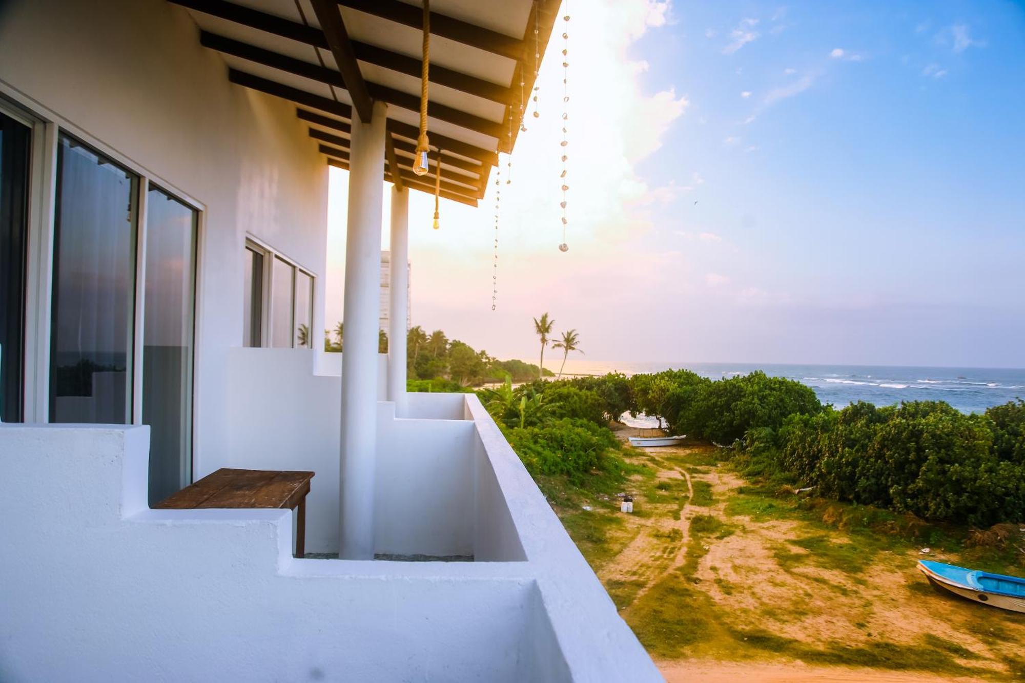 Mirissa Turtle Point Guest Hotel Exterior photo